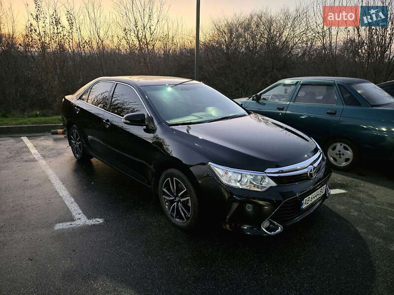 Седан Toyota Camry 2017 в Харькове