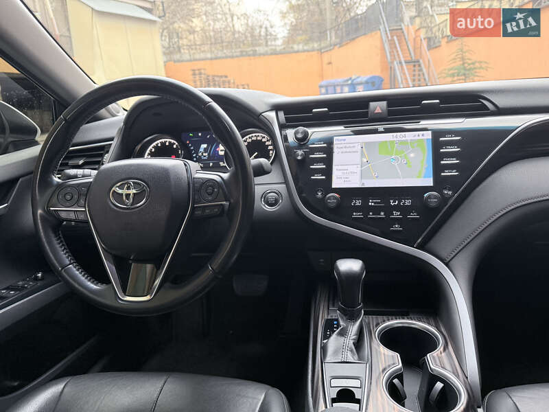 Седан Toyota Camry 2018 в Одессе