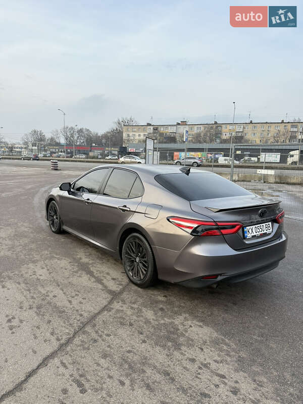Седан Toyota Camry 2018 в Полтаве