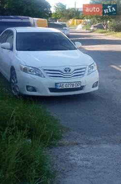 Седан Toyota Camry 2010 в Днепре