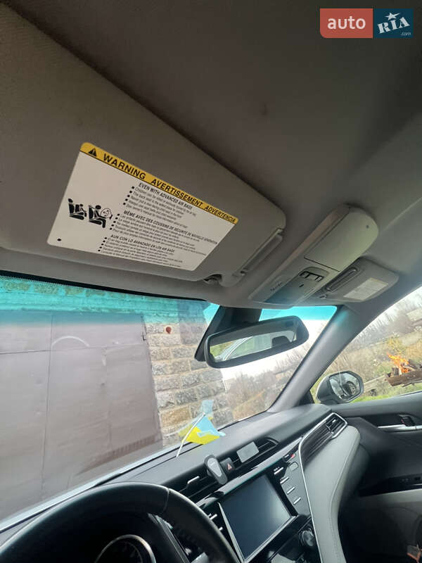 Седан Toyota Camry 2017 в Южноукраїнську