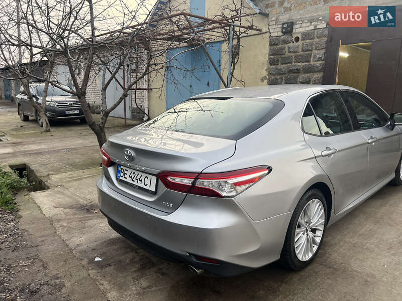 Седан Toyota Camry 2017 в Южноукраїнську