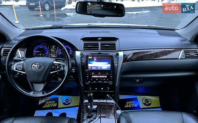 Седан Toyota Camry 2017 в Львове