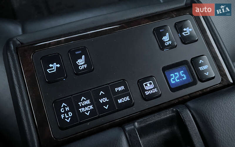 Седан Toyota Camry 2017 в Львове