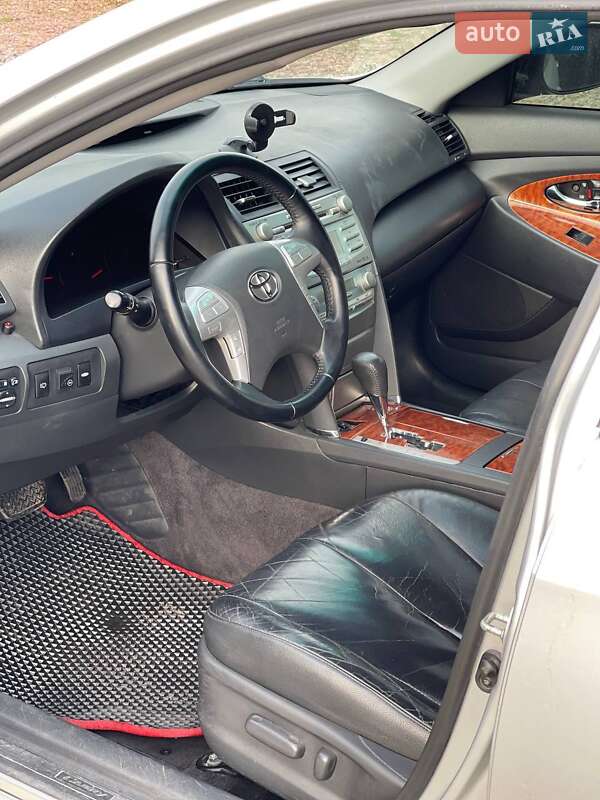 Седан Toyota Camry 2007 в Киеве