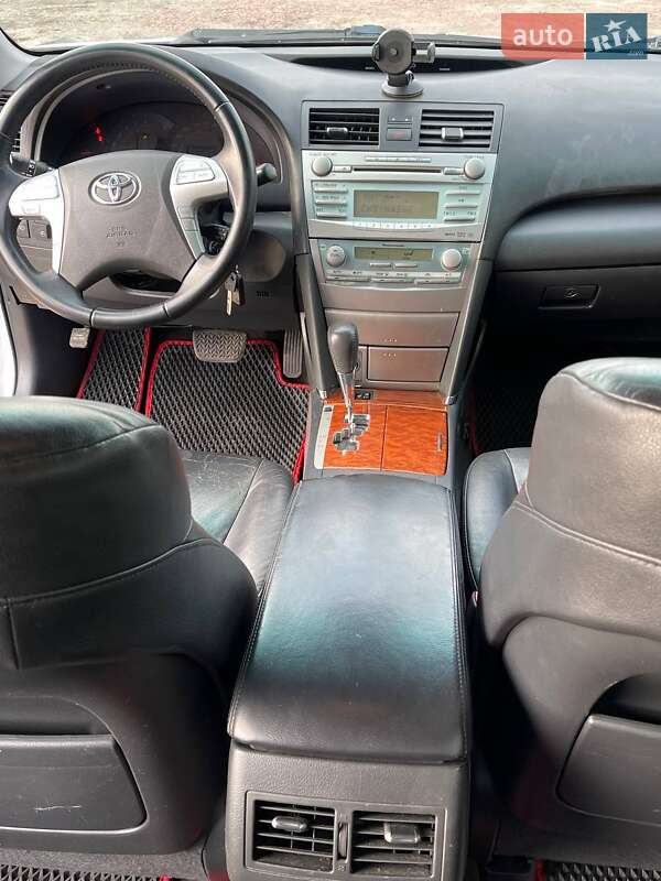 Седан Toyota Camry 2007 в Киеве