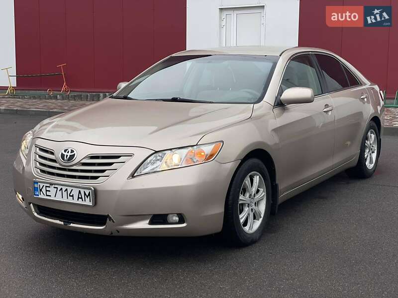 Седан Toyota Camry 2007 в Днепре
