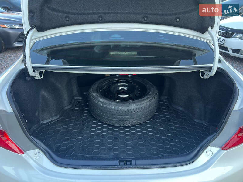 Седан Toyota Camry 2012 в Полтаве