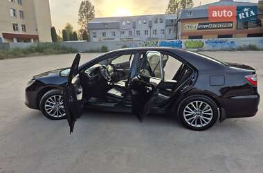 Седан Toyota Camry 2016 в Тернополе