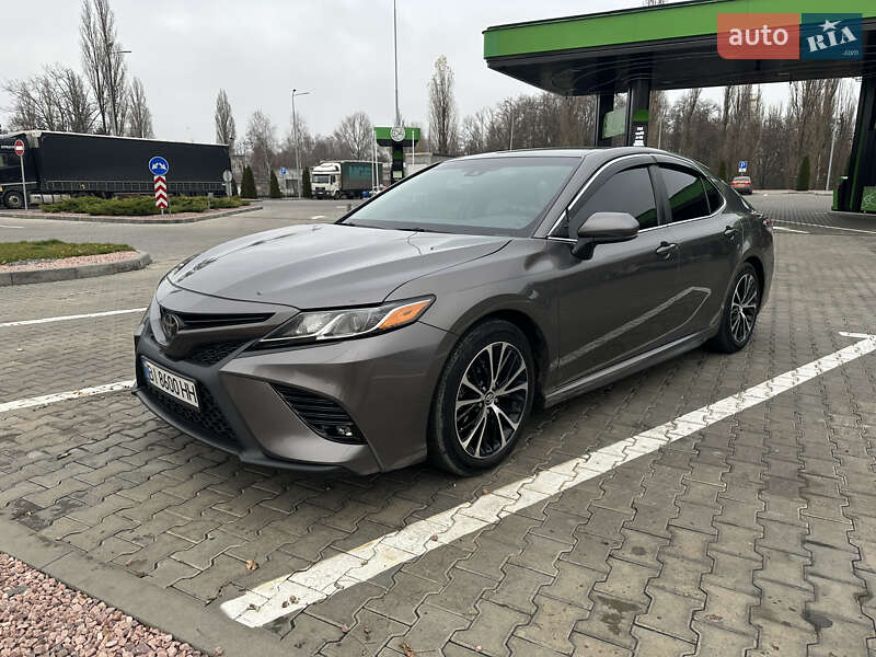 Седан Toyota Camry 2018 в Кременчуге