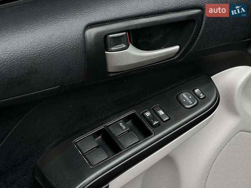 Седан Toyota Camry 2013 в Киеве