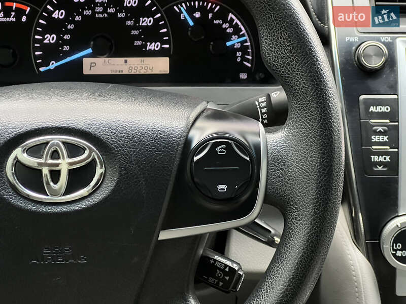 Седан Toyota Camry 2013 в Киеве