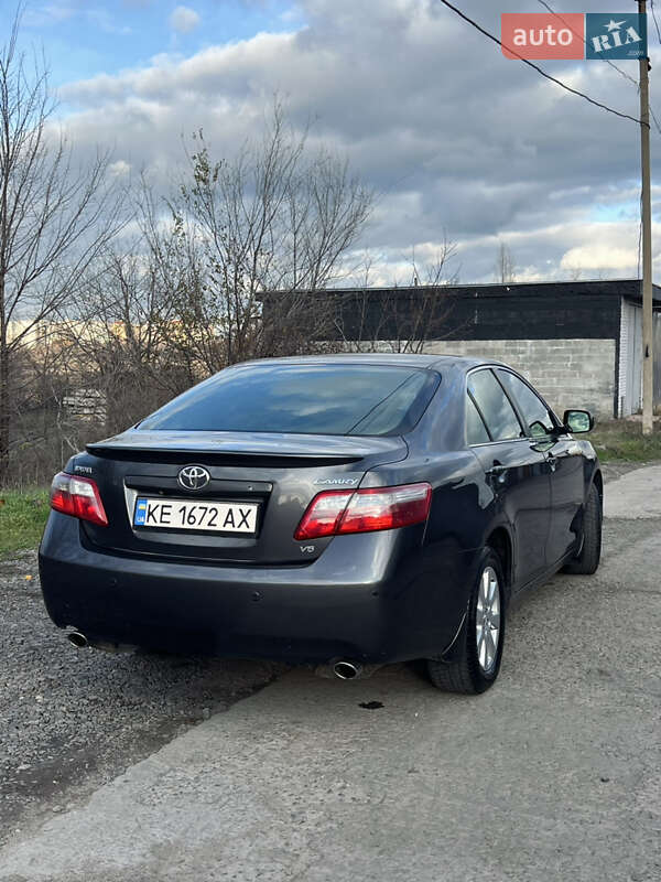 Седан Toyota Camry 2006 в Кривом Роге