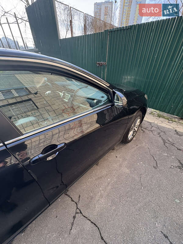 Седан Toyota Camry 2015 в Киеве