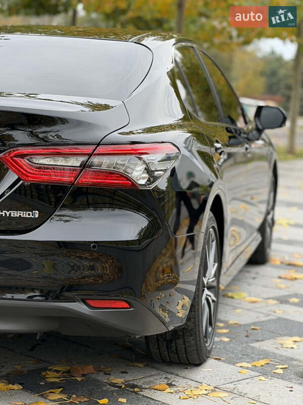 Седан Toyota Camry 2022 в Днепре
