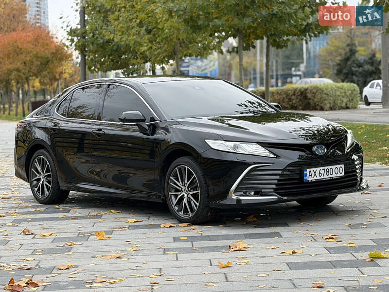 Седан Toyota Camry 2022 в Днепре