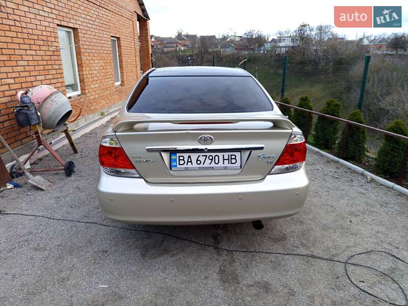 Седан Toyota Camry 2005 в Кропивницькому