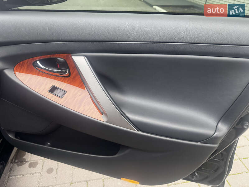 Седан Toyota Camry 2008 в Обухове