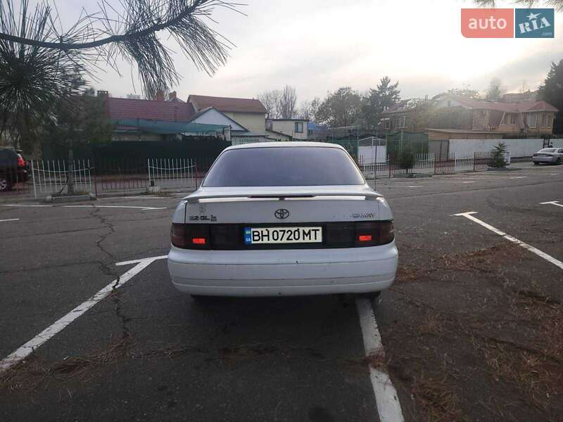 Седан Toyota Camry 1992 в Одессе