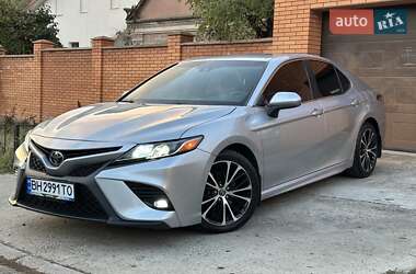 Седан Toyota Camry 2018 в Одессе