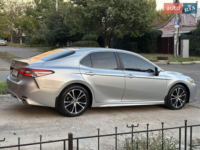 Седан Toyota Camry 2018 в Одессе