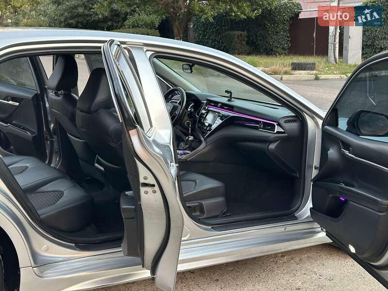 Седан Toyota Camry 2018 в Одессе