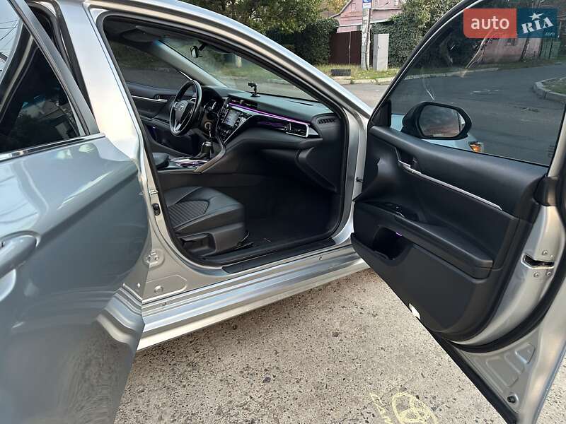 Седан Toyota Camry 2018 в Одессе