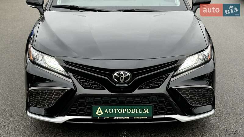 Седан Toyota Camry 2021 в Киеве