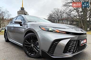 Седан Toyota Camry 2024 в Киеве