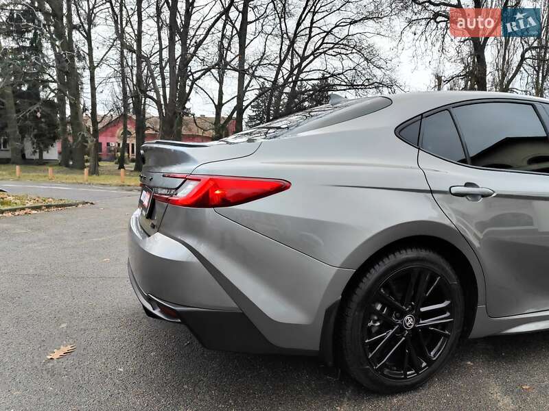 Седан Toyota Camry 2024 в Киеве