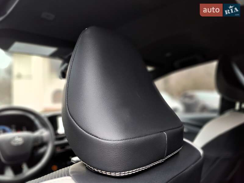 Седан Toyota Camry 2024 в Киеве