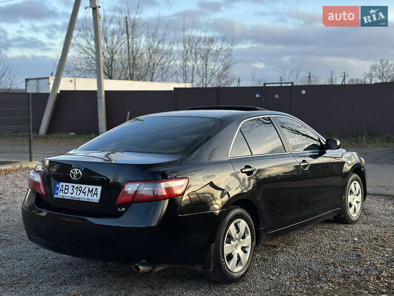 Седан Toyota Camry 2007 в Виннице