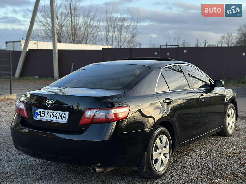 Седан Toyota Camry 2007 в Виннице