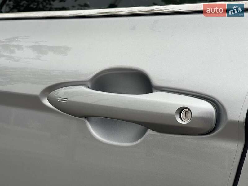 Седан Toyota Camry 2018 в Киеве