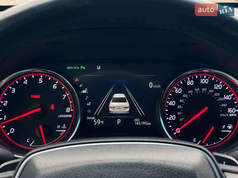 Седан Toyota Camry 2018 в Киеве