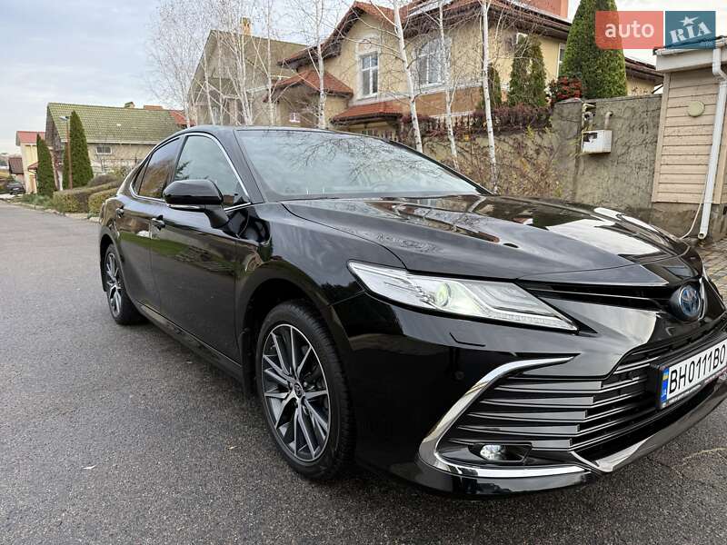 Седан Toyota Camry 2023 в Одессе