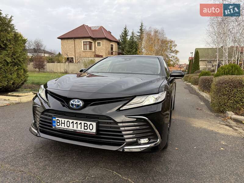 Седан Toyota Camry 2023 в Одессе