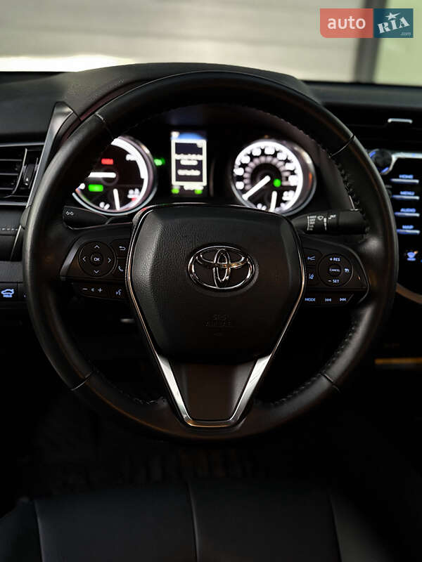 Седан Toyota Camry 2020 в Киеве