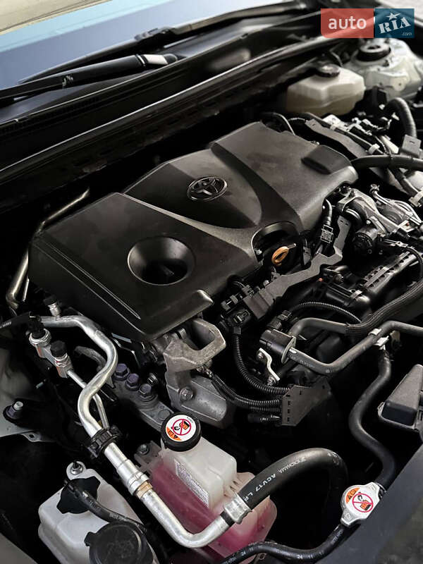 Седан Toyota Camry 2020 в Киеве