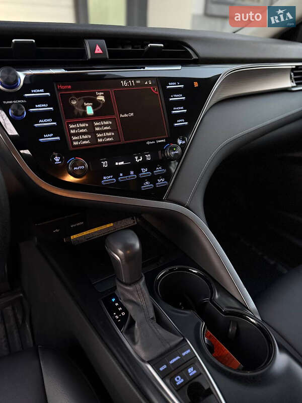 Седан Toyota Camry 2020 в Киеве