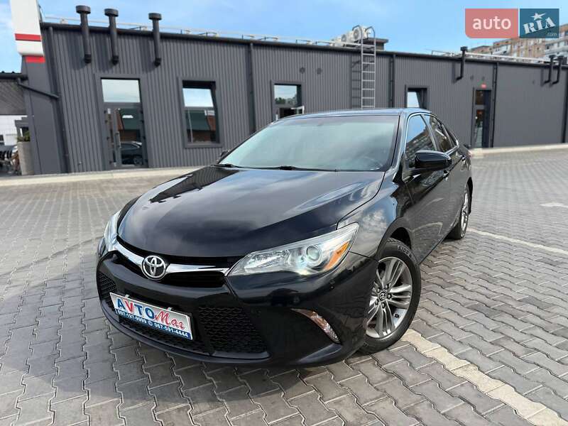 Седан Toyota Camry 2016 в Кривом Роге