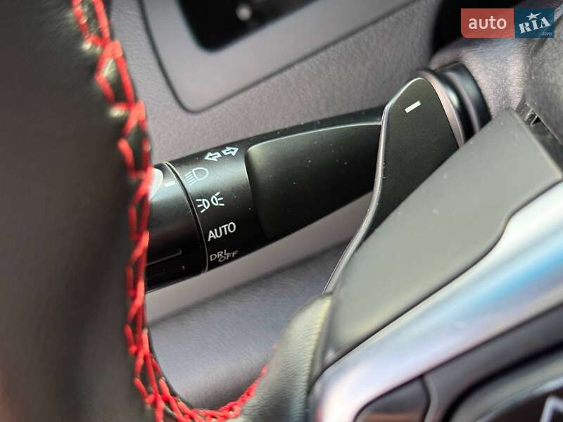 Седан Toyota Camry 2016 в Кривом Роге