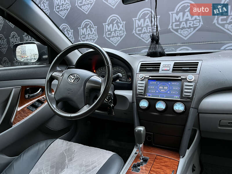 Седан Toyota Camry 2008 в Києві
