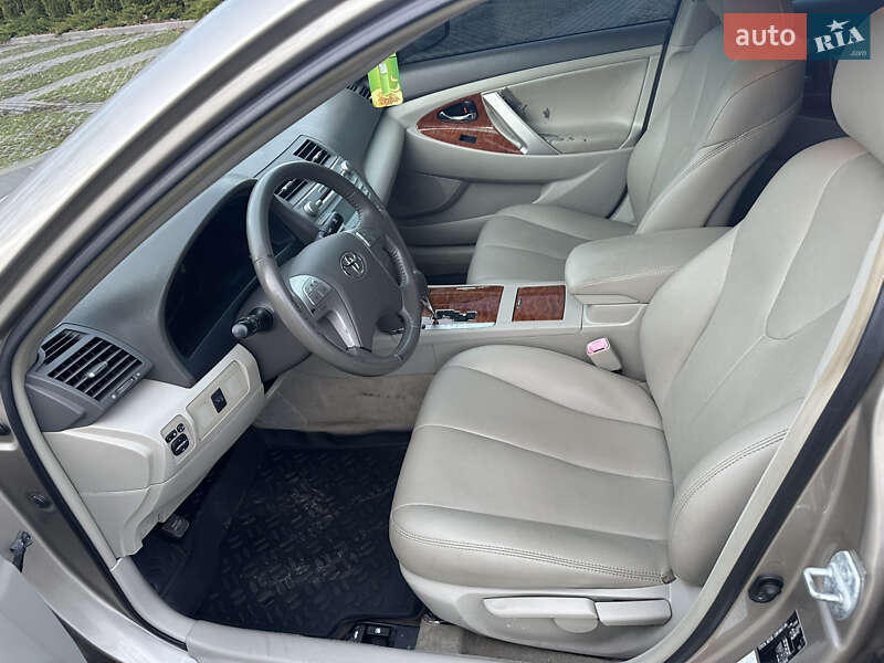 Седан Toyota Camry 2008 в Харькове