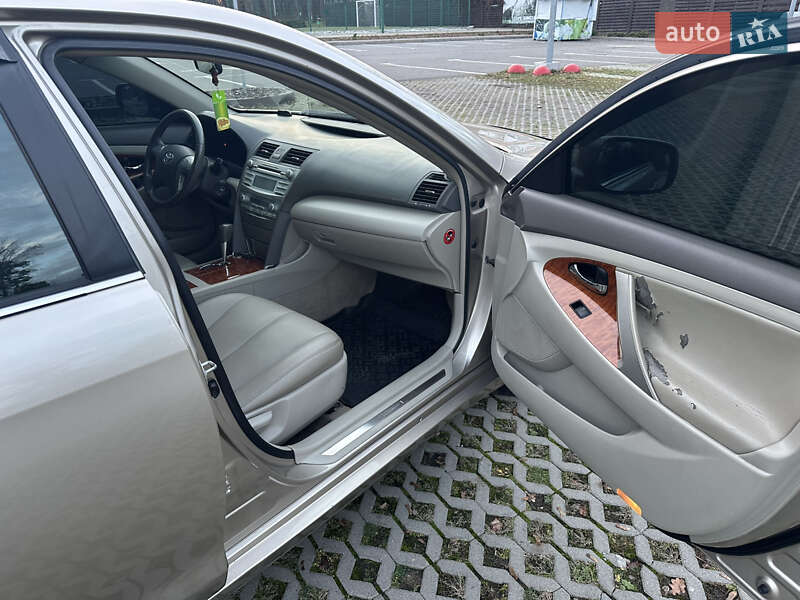 Седан Toyota Camry 2008 в Харькове