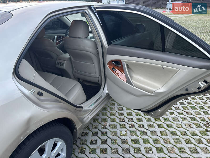 Седан Toyota Camry 2008 в Харькове