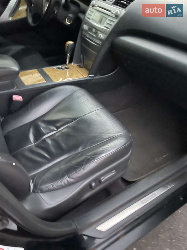 Седан Toyota Camry 2007 в Кривому Розі