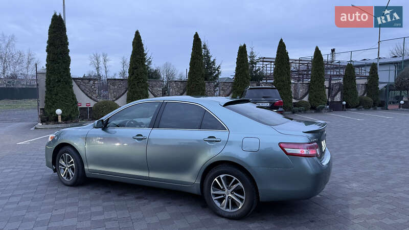 Седан Toyota Camry 2010 в Владимирце