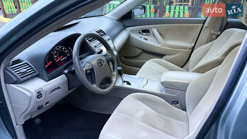 Седан Toyota Camry 2010 в Владимирце