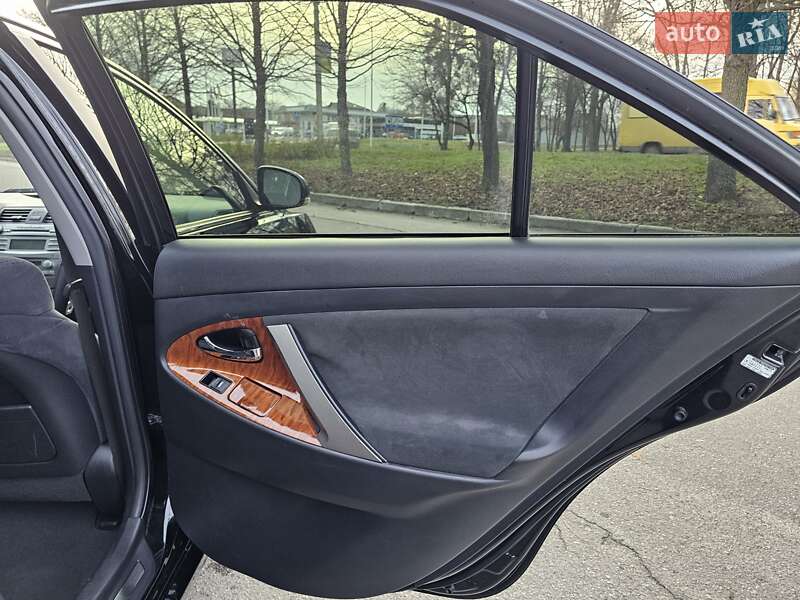 Седан Toyota Camry 2010 в Умани